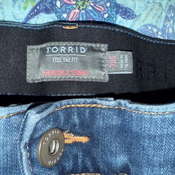 TORRID Bombshell Premium Stretch Jeans - Picture 4 of 6